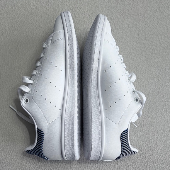 NWOB - Stan Smith Adult Embroidered Logo Sneaker - Men Size 7 / Women Size 8 - Picture 3 of 7